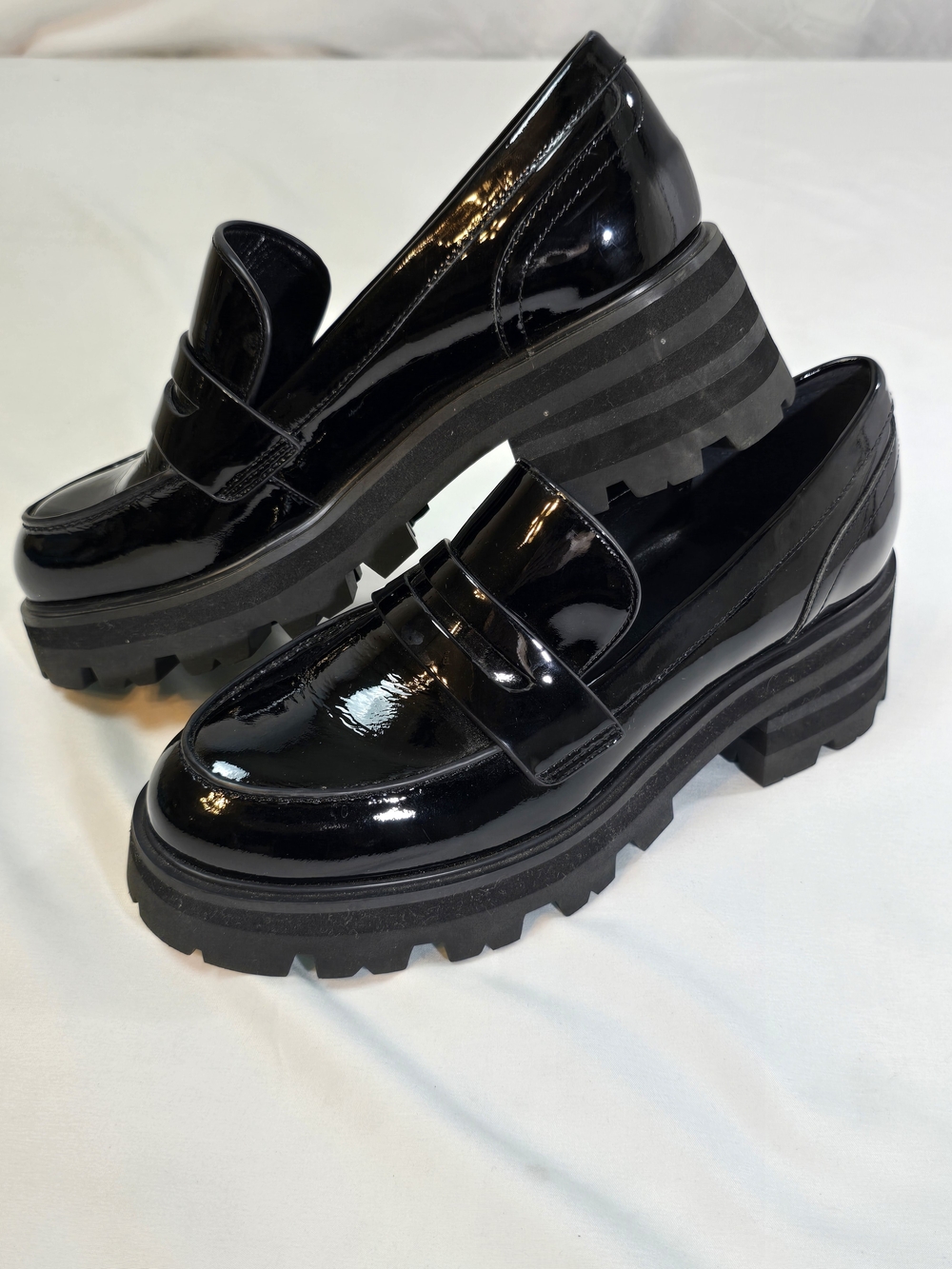 Marc Fisher LTD Milla Black Patent Leather Lug Sole Loafers Size 7M